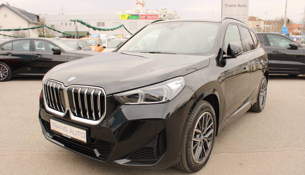 BMW X1 23i xDrive AUTOMATIK M-paket *LED, NAVIGACIJA, KAMERA*