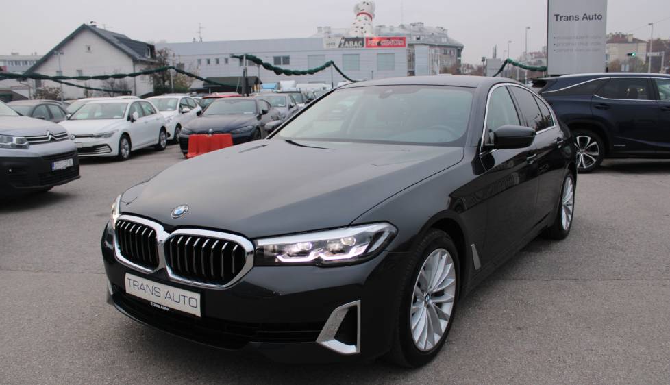 BMW serija 5 520d xDrive Luxary Line *LED, NAVIGACIJA, KAMERA*